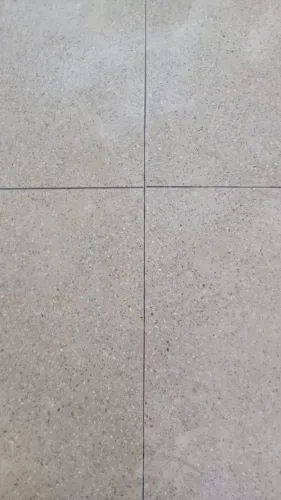 Piso de granitina