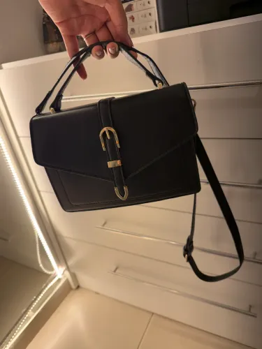 Bolsa preta pequena