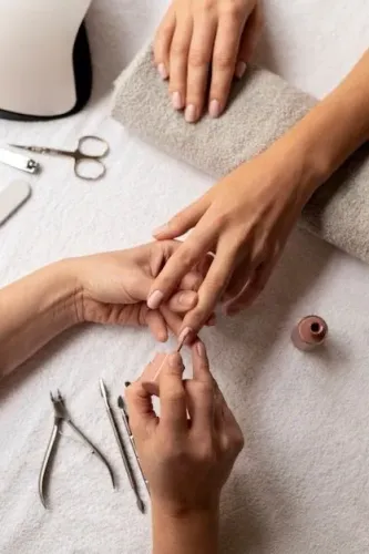 VAGA PARA MANICURE/NAIL DESIGNER - Informações na descrição