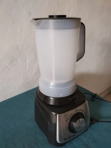 ENTREGO, liquidificador mondial 1200 é semi novo