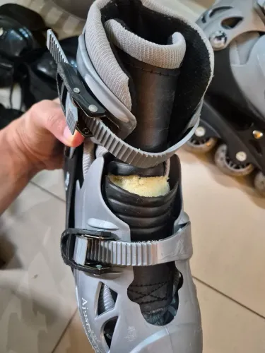 Patins infantil ajustável 32/33 + kit proteção (usado)
