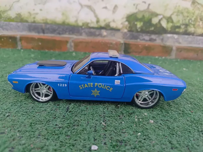 Miniatura Dodge Challenger R/T 1970 State Police Maisto 1:24