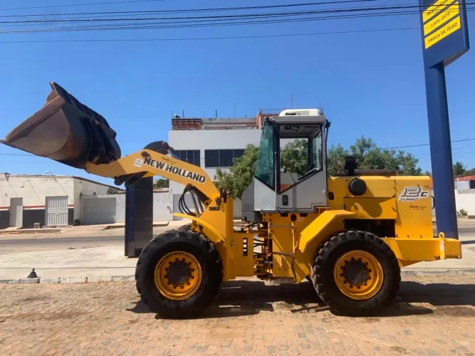 Pá carregadeira 12 c new Holland
