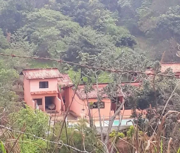 Sitio 02 Alqueires em Redençao da Serra na Beira da represa