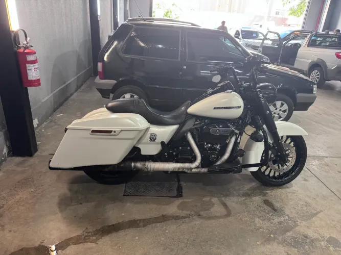 Harley-Davison Road King Special 18/19