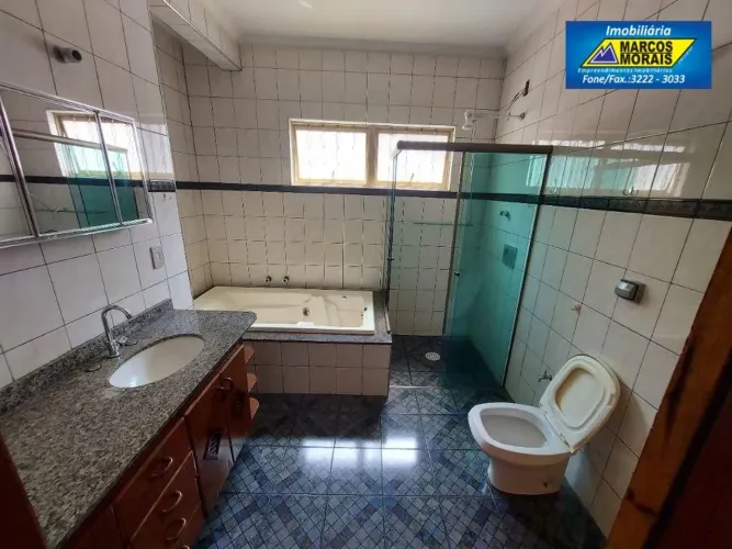 Ideal para Escritório, comércio:Casa com 3 dormitórios para alugar, 300 m² por R$ 3.150/mê