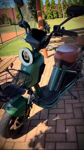 Scooter Duos E-Trek - Econômica e Moderna