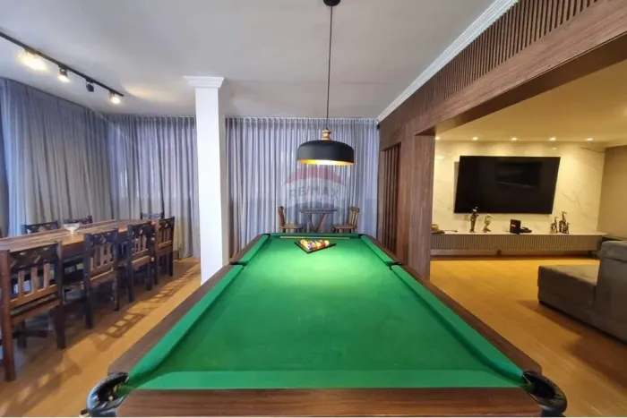 Casa para Aluguel Anual em Condomínio Fechado Balneário Camboriú