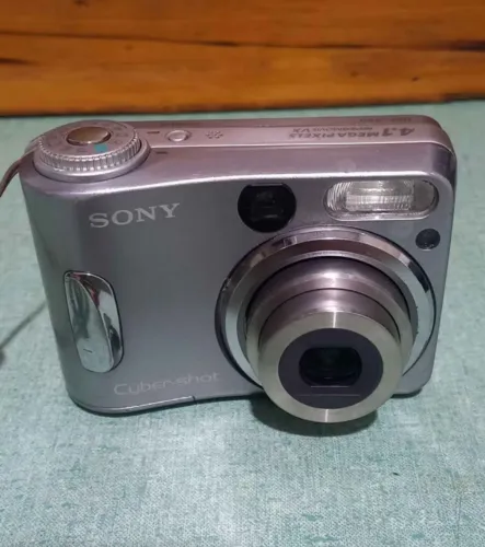 Camera Sony Cyber-shot DSC-S80