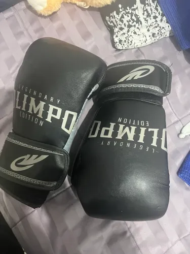 Luvas de Boxe/Muay Thai Pretas Olimpo Legendary Edition - Tamanho 10oz
