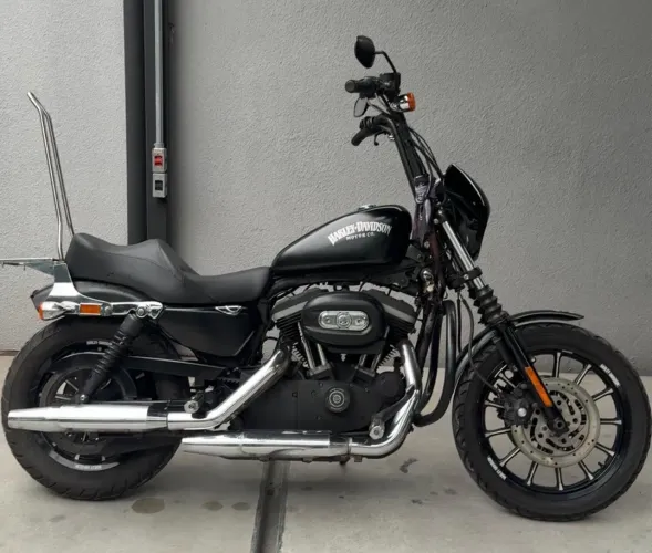 Moto Harley Davidson 883 impecável