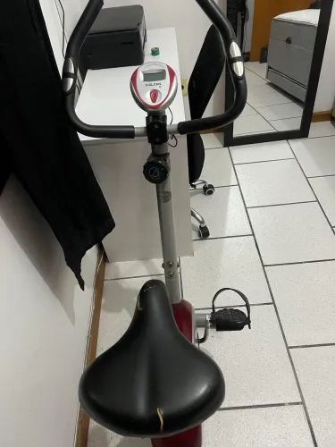 Bike ergométrica sem regulagem