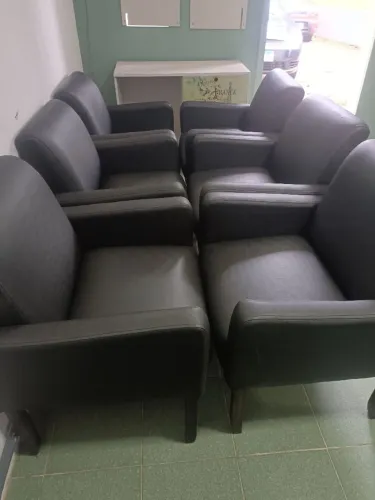 Tenho seis poltronas r$ 150 cada uma. Entrego até 4 unidades com taxa de R$50 para cur