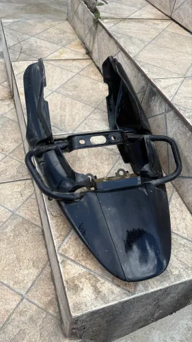 Vendo carenagem 150 