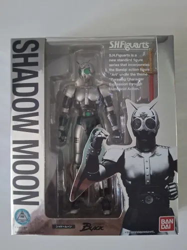 Figura Kamem Rider + Shadow Moon (SH Figuarts - Bandai)