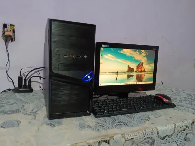 PC COMPLETO DDR3 4GB SSD ACEITO CARTÃO DO GARANTIA 480$