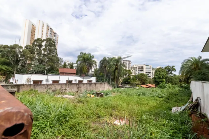 Terreno Residencial à Venda no Alto da Boa Vista - São Paulo/SP.