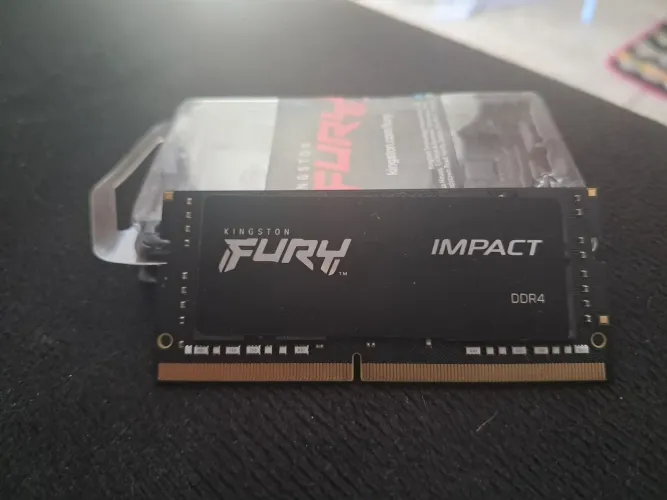 Memória Kingston Fury 16GB DDR4 3200MHz