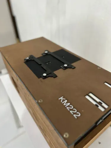 Mesa para afinação de acordeons KM222