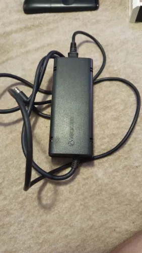Fonte original de Xbox 360 e um pino leia o anúncio