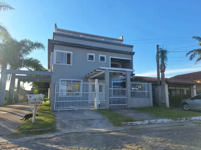 Linda casa à venda na praia de Imbé Próxima ao mar!