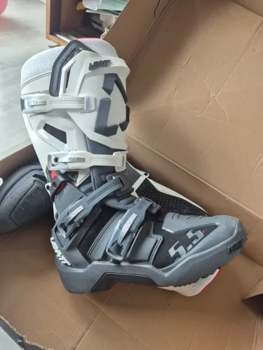 Bota motocross  enduro  leatt 5.5  tamanho 40