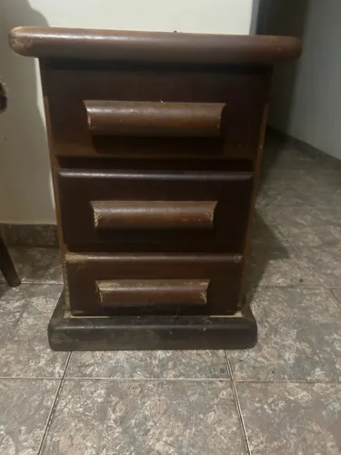 Vendo criado mudo!