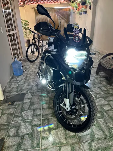Moto impecável,revisada na BMW,top zera