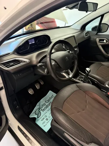 Peugeot 2008 Griffe 1.6 Turbo Flex 16V 5P Mec. 2017