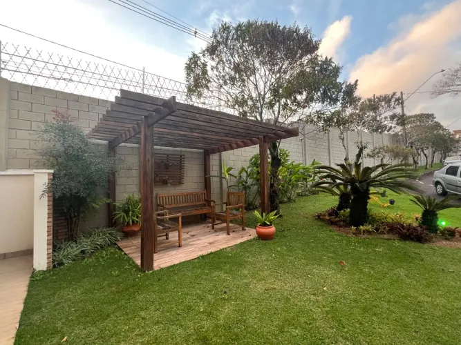 Aluguel de Casa de Condomínio de Luxo em Valinhos-SP, Chácara Flora: 3 Quartos, 3 Suítes,