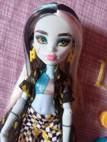 Boneca Frankie Stein Ilha do Terror