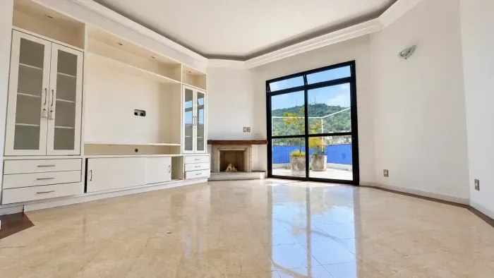 Duplex para venda possui 331 metros quadrados com 4 quartos em Centro - Florianópolis - SC