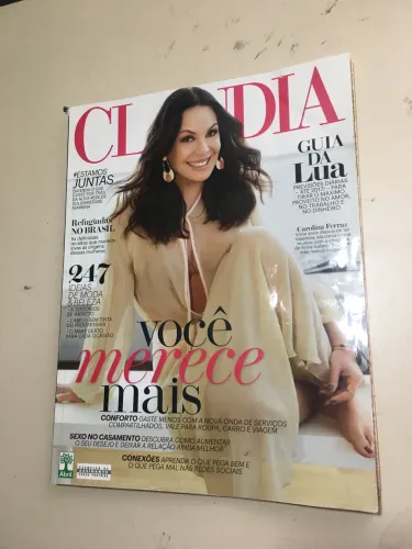 Revista Claudia - Carolina Ferraz