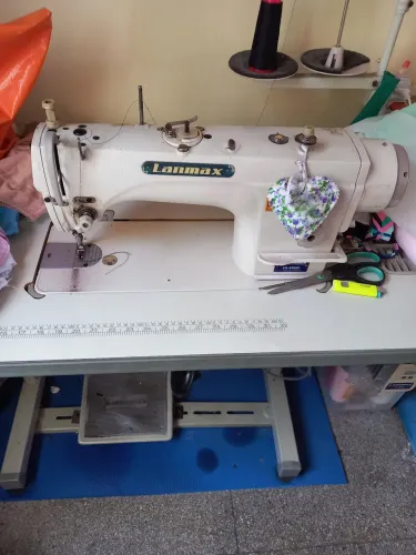 Máquina reta industrial