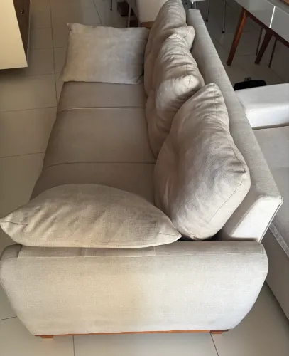 Sofá 3 lugares.