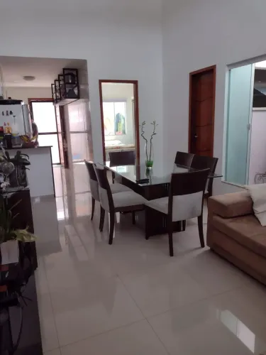Vendo Casa Linear 2 Qts sendo 1 suíte, Jardim Vitória - Macaé - RJ
