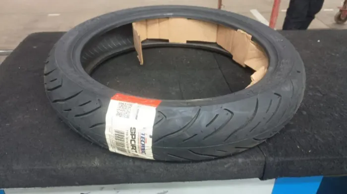 Pneu 110/70/16 novos