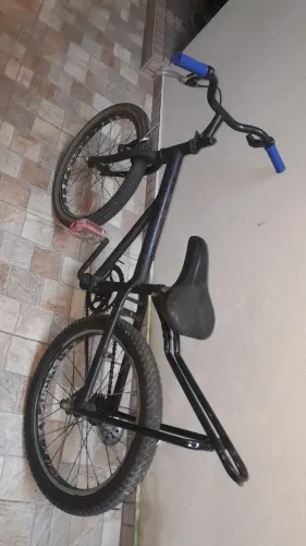 Vendo aro 20 preta - projetinho/ grau