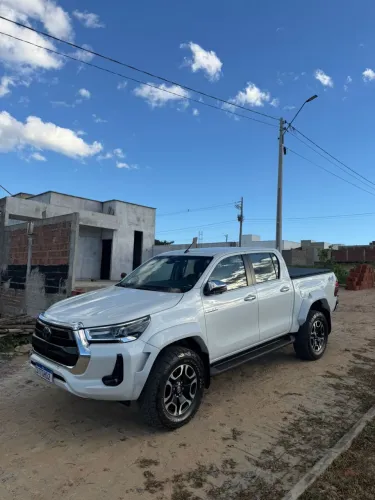 Toyota Hilux CD SRX Plus 4X4 2.8 TDI Die. Aut. 2024