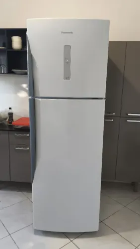 Geladeira Panasonic quase nova