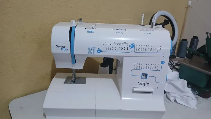 Maquina de costura *16