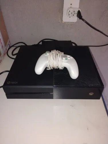 Xbox one FAT de 1T mais 4 jogos mídia digital 