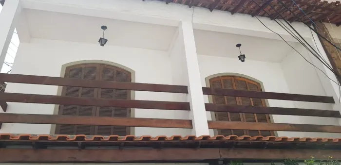 Alugo sobrado mobiliado em Icaraí