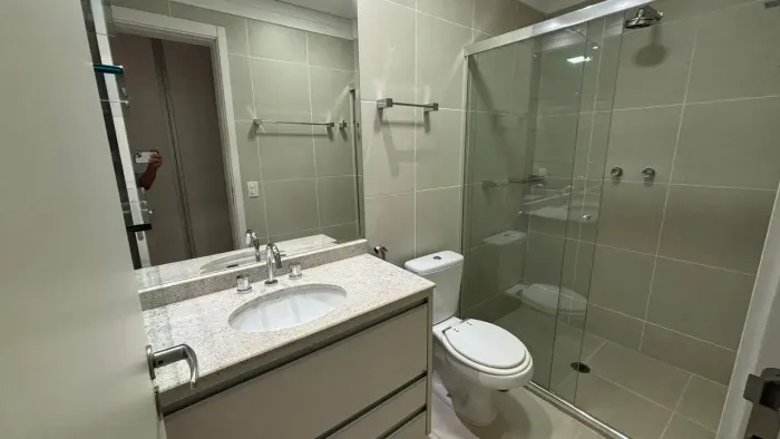Apartamento para aluguel tem 174 metros quadrados com 4 quartos