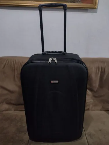 Vendo mala de viagem 32 kg preta