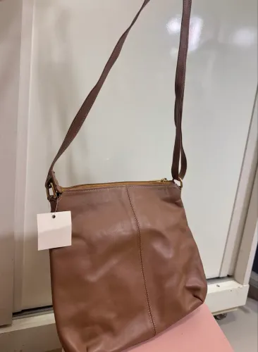 Bolsa de couro caramelo