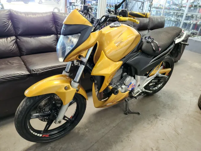 Cb 300 2010 super conservado