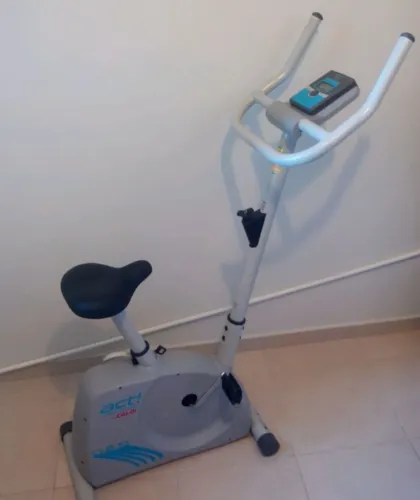 Bicicleta Ergométrica Caloi ACT CLB 10