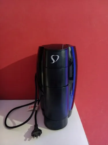 VENDE-SE CAFETEIRA 3corações Seminova