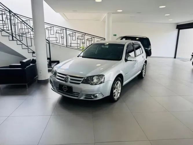 Volkswagen Golf 1.6 MI Total Flex 8V 4P 2010